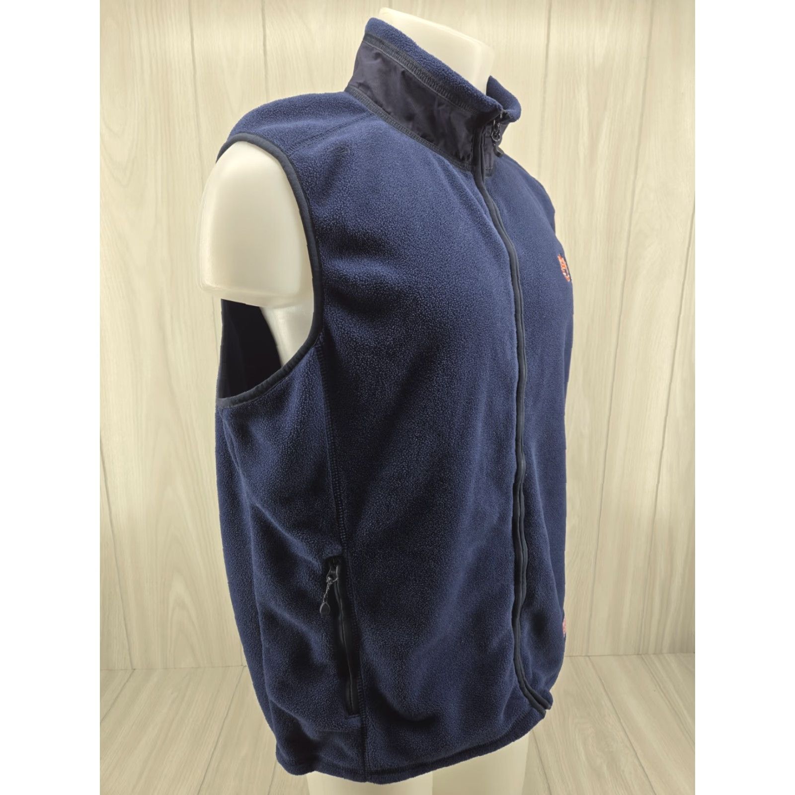 Vineyard Vines VINEYARD VINES Auburn University Tigers Fleece Vest in Blue Large Men Vest Size US L / EU 52-54 / 3 - 6 Thumbnail