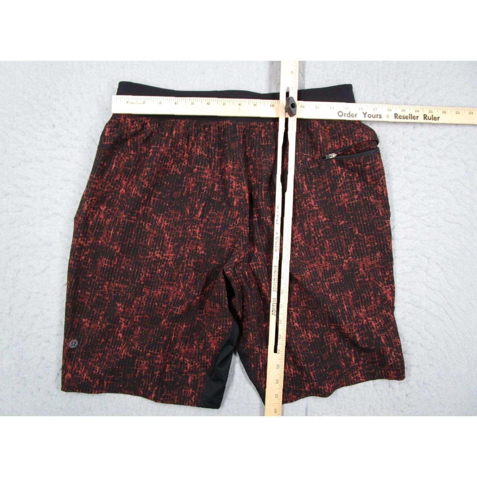 Lululemon Lululemon Shorts Mens Large Red T.H.E Geometric Athletic Gym Size US 33 - 5 Thumbnail