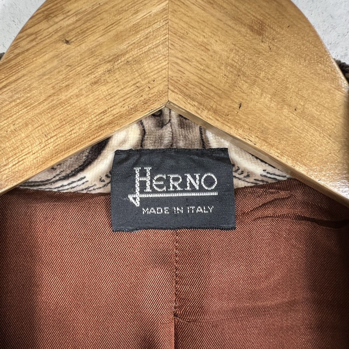 Herno Vintage Herno Paisley Velvet Jacket Made In Italy Size M Size US S / EU 44-46 / 1 - 8 Thumbnail