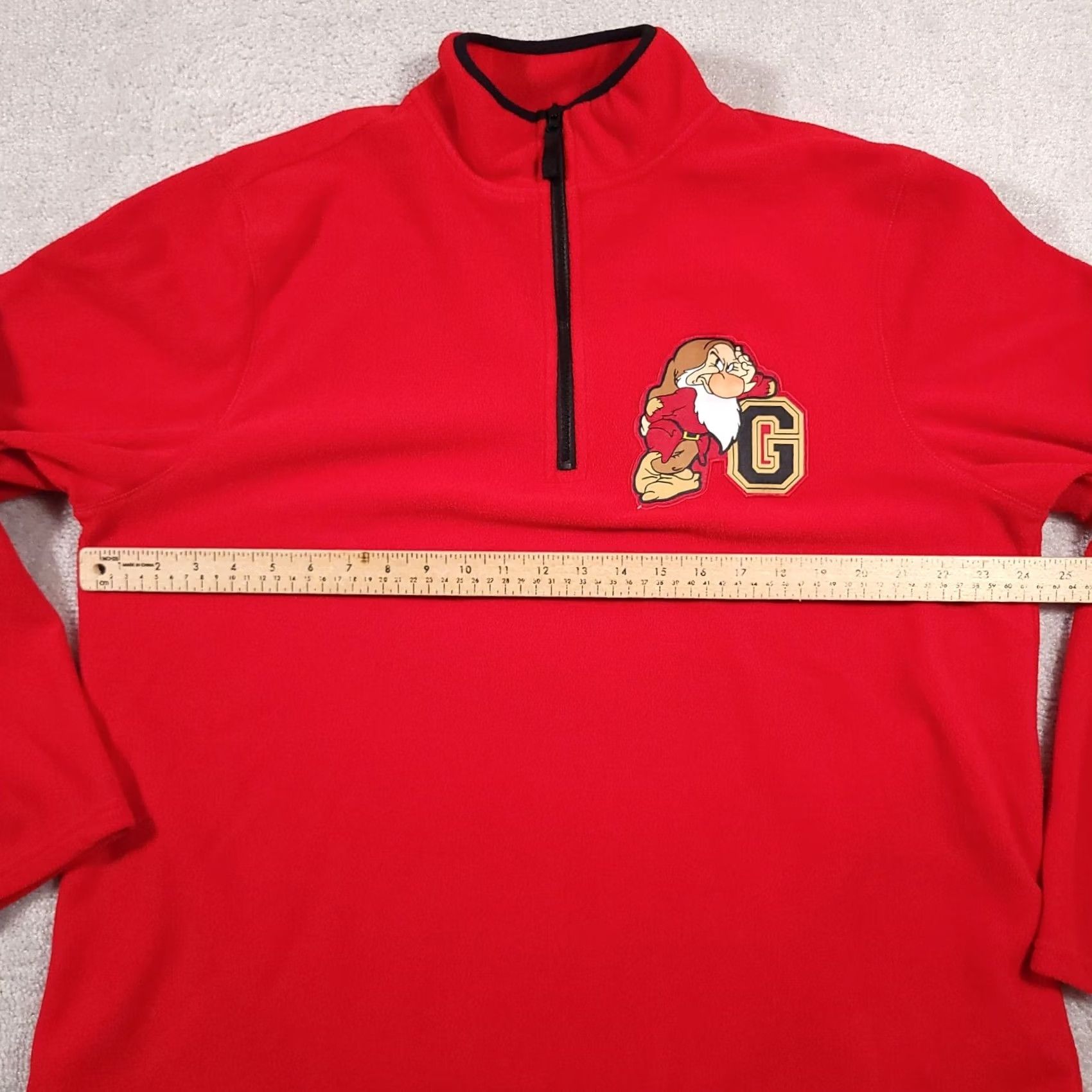 Disney VINTAGE Disney Disney Store Fleece 1/4 Zip Sweatshirt Red Grumpy Dwarf Embroidered Mens Large Sweatshirt Size US L / EU 52-54 / 3 - 5 Thumbnail