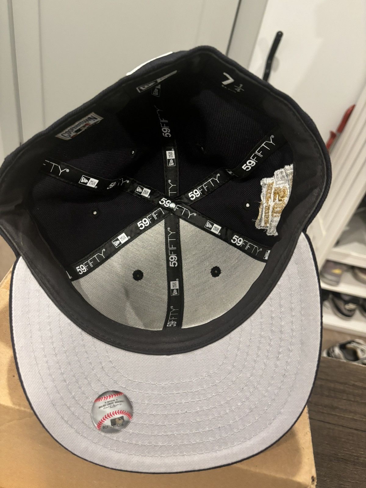 New Era New Era Yankee TMark “Hip-Hop 50th Anniversary” Fitted 7 1/4 Size ONE SIZE - 5 Thumbnail