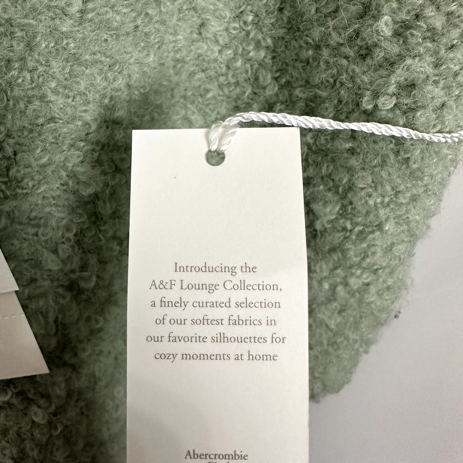 Abercrombie & Fitch NWT Abercrombie & Fitch Lounge Collection Green Crop Top XS Size XS / US 0-2 / IT 36-38 - 4 Thumbnail