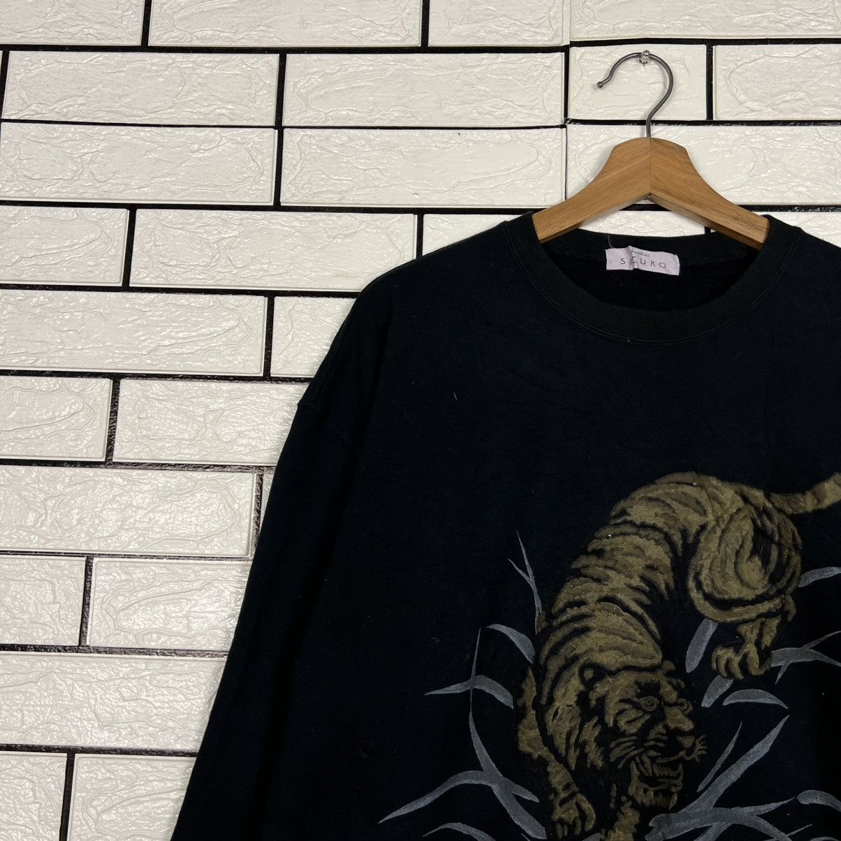 Kansai Yamamoto KANSAI SICURO Tiger Big Logo Sukajan Sweatshirt #4219-C192 Size US M / EU 48-50 / 2 - 3 Thumbnail