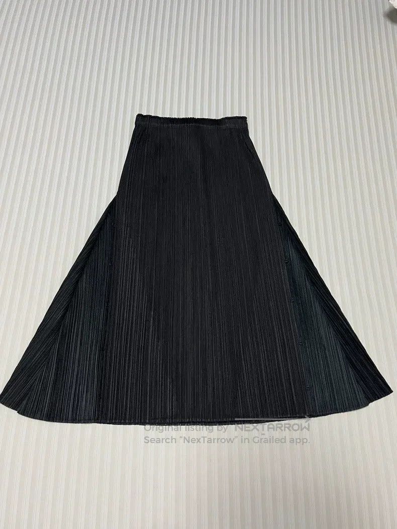 Issey Miyake Issey Miyake size:1 Black Button Pleated Midi Skirt Size 22" - 2 Thumbnail