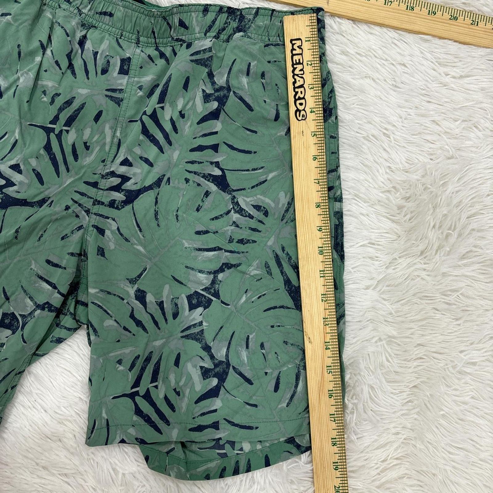 Other Board shorts with all over leaf design Size US 30 / EU 46 - 4 Thumbnail