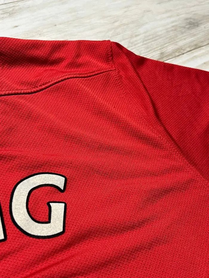 Nike Nike Manchester United 2011 2012 Young #18 Home Shirt Jersey Size US M / EU 48-50 / 2 - 19 Thumbnail