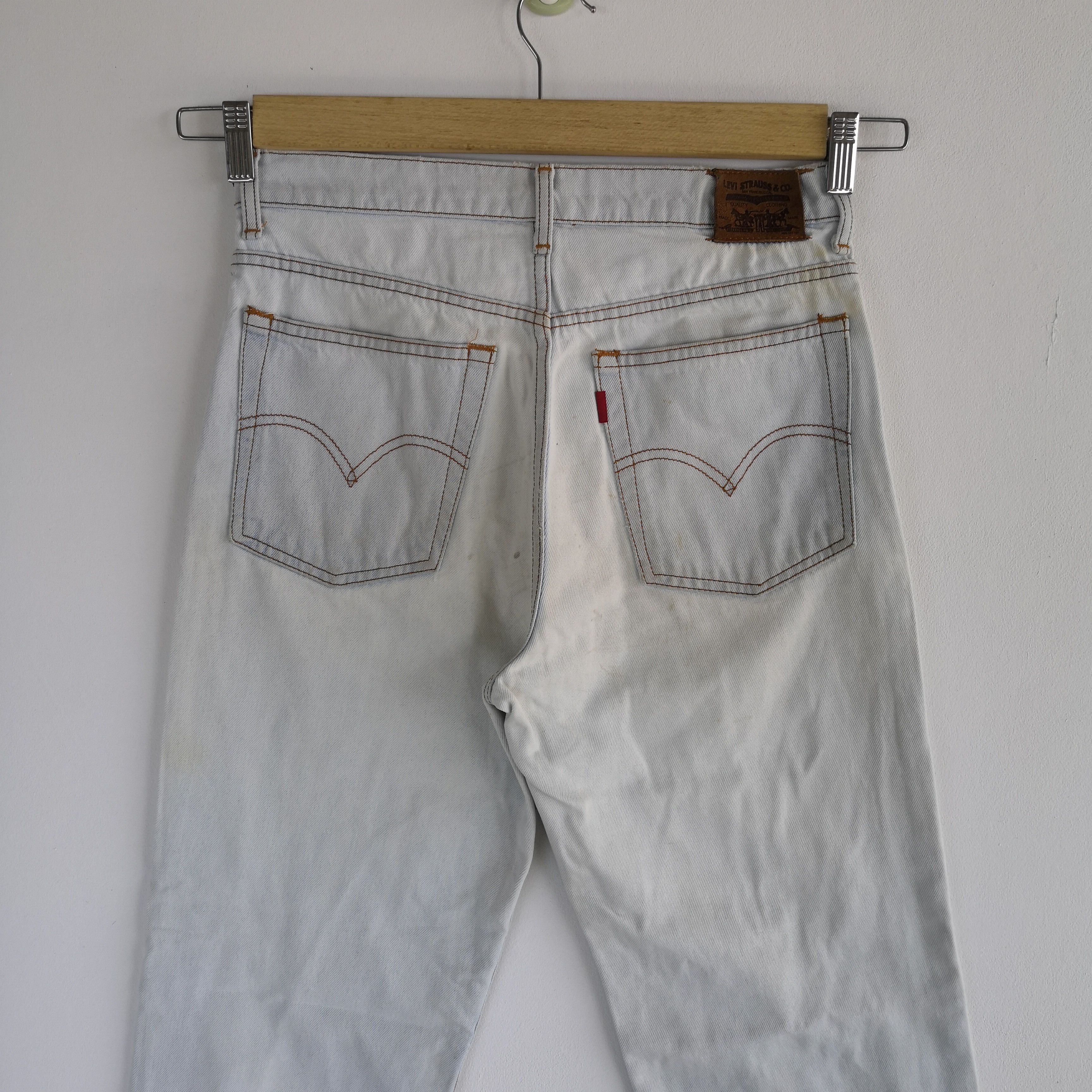 Levi's Vintage Y2K Levis Sun Faded Jeans Levi's Light Wash Denim Size 28" / US 6 / IT 42 - 4 Thumbnail
