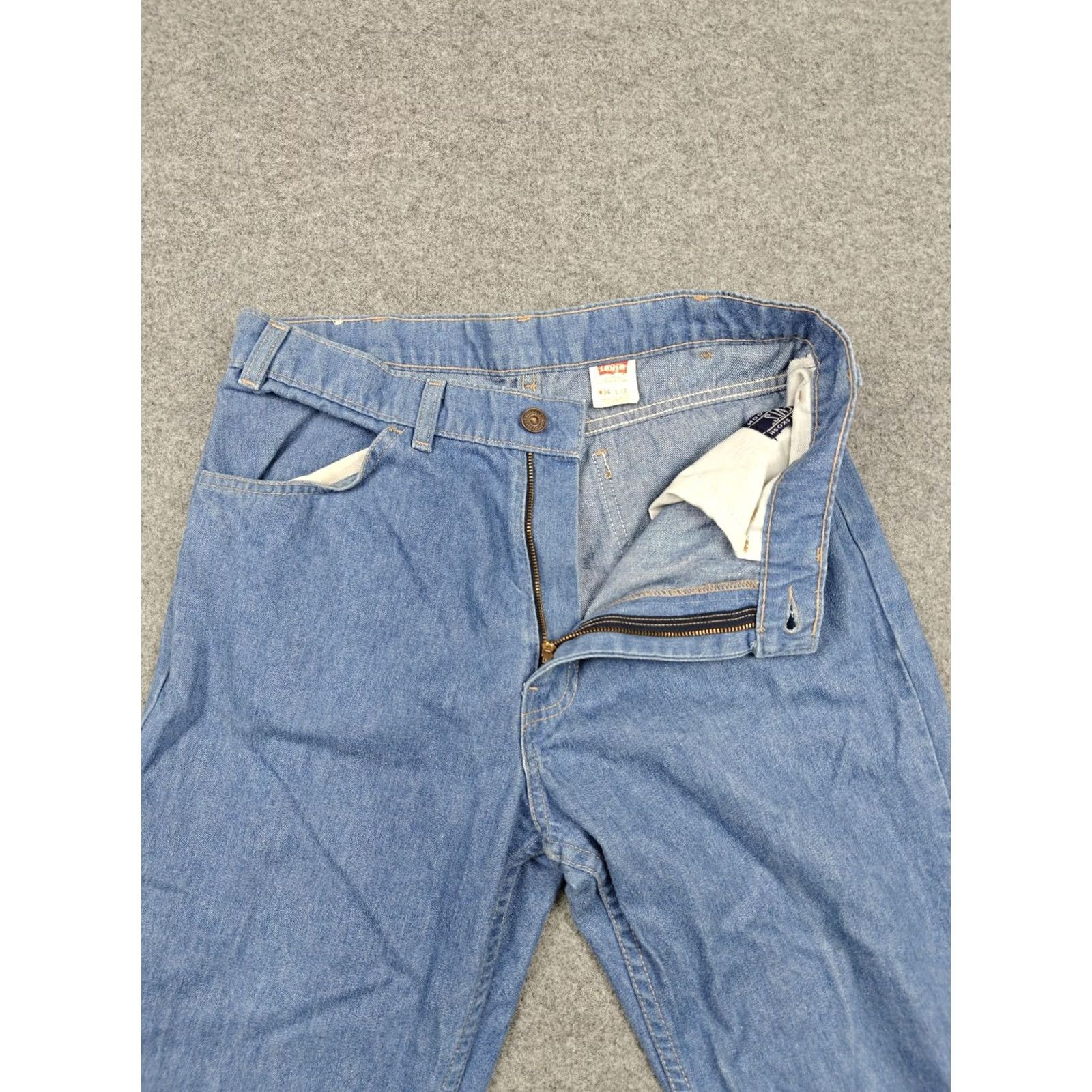 Levi's Item Specifications: Brand: Nike Size US 34 / EU 50 - 3 Thumbnail