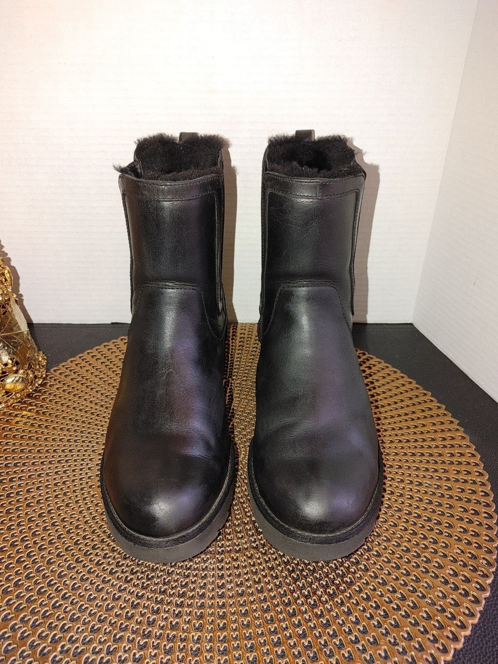 Ugg UGG Australia Laurelle Leather Boots Size 9.5 Size US 9 / IT 39 - 2 Thumbnail