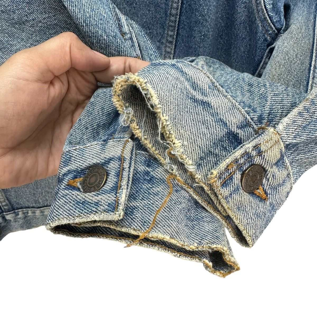 Levi's VINTAGE LEVIS 70507 DENIM JACKET MADE IN USA #8175-208 Size US L / EU 52-54 / 3 - 22 Thumbnail