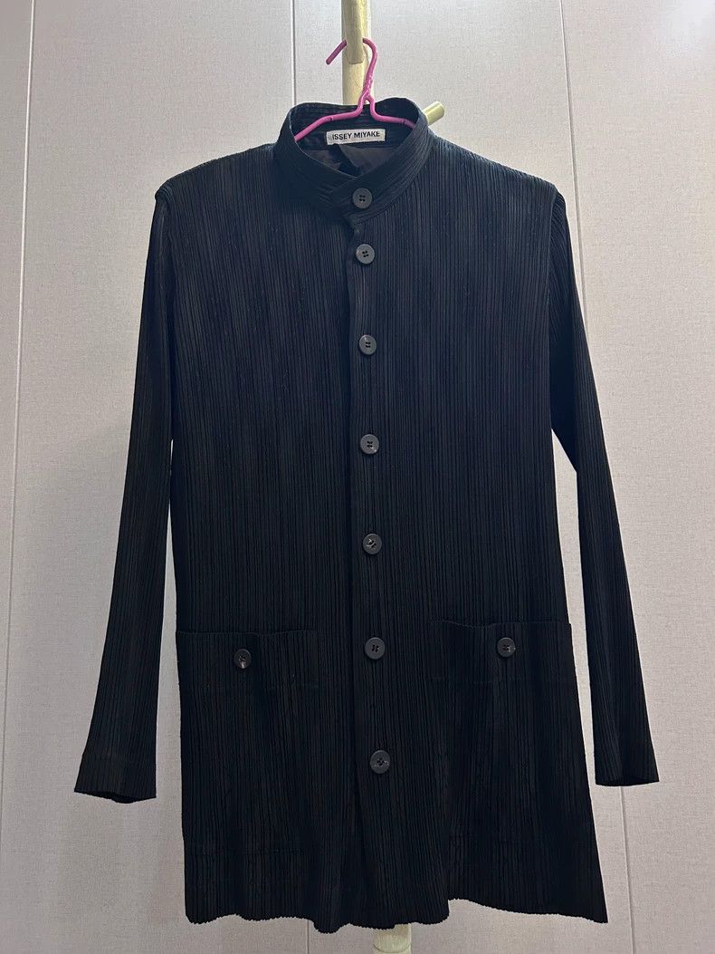 Issey Miyake Issey Miyake Black diamond-patterned pleated mainline coat Size M / US 6-8 / IT 42-44 - 1 Thumbnail