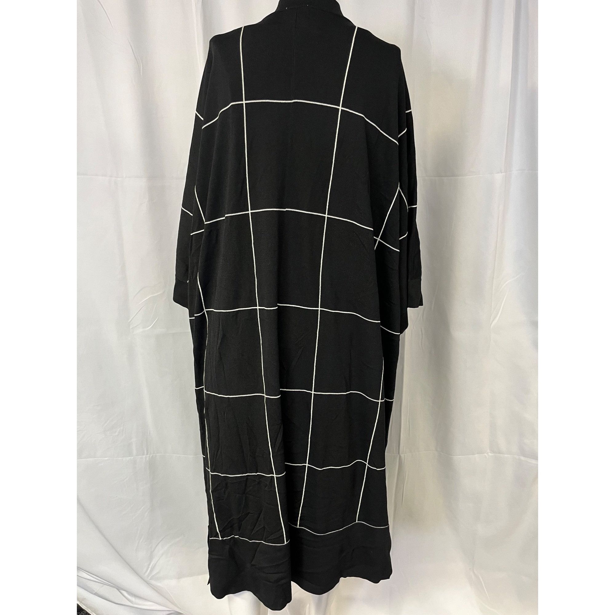 Chicos Chicos Womens Black Cardigan Sweater Size XXL SKU 6740 Size XXL / US 16-18 / IT 52-54 - 2 Thumbnail