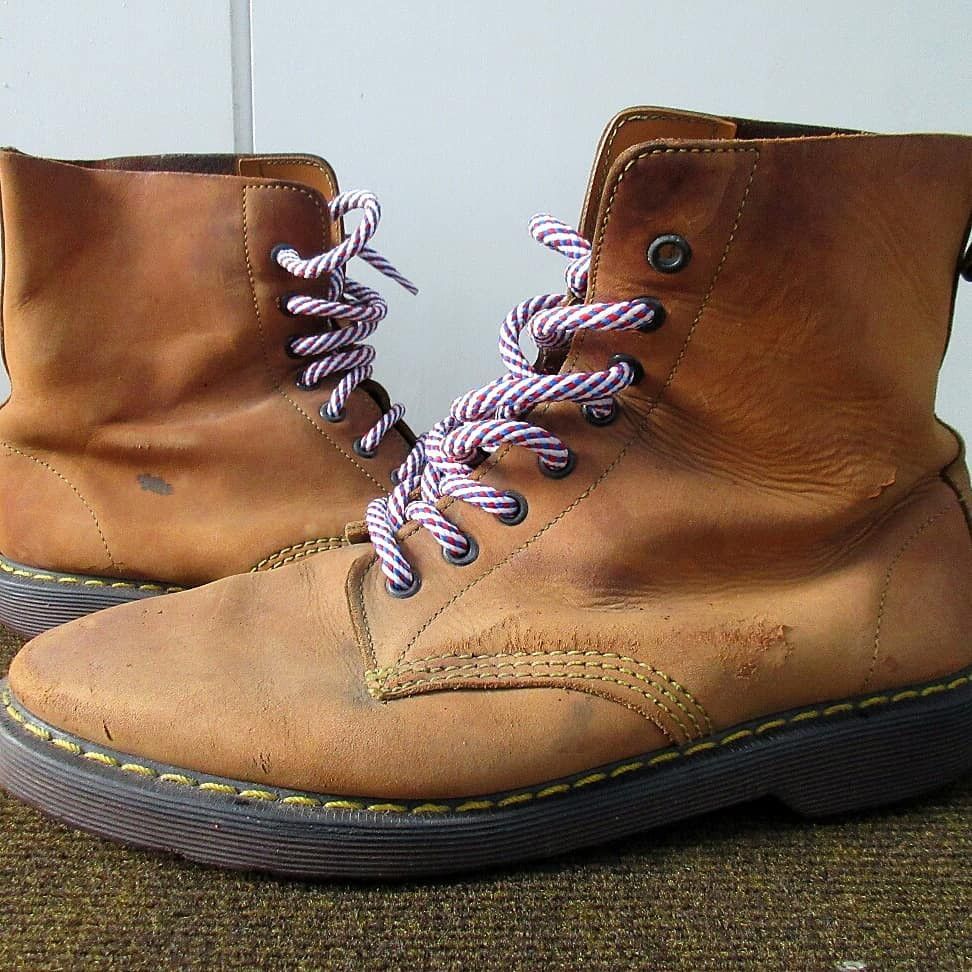 Dr. Martens Dr Martens 1460 8 Hole Vintage Brown Nubuck Size US 9 / EU 42 - 1 Thumbnail