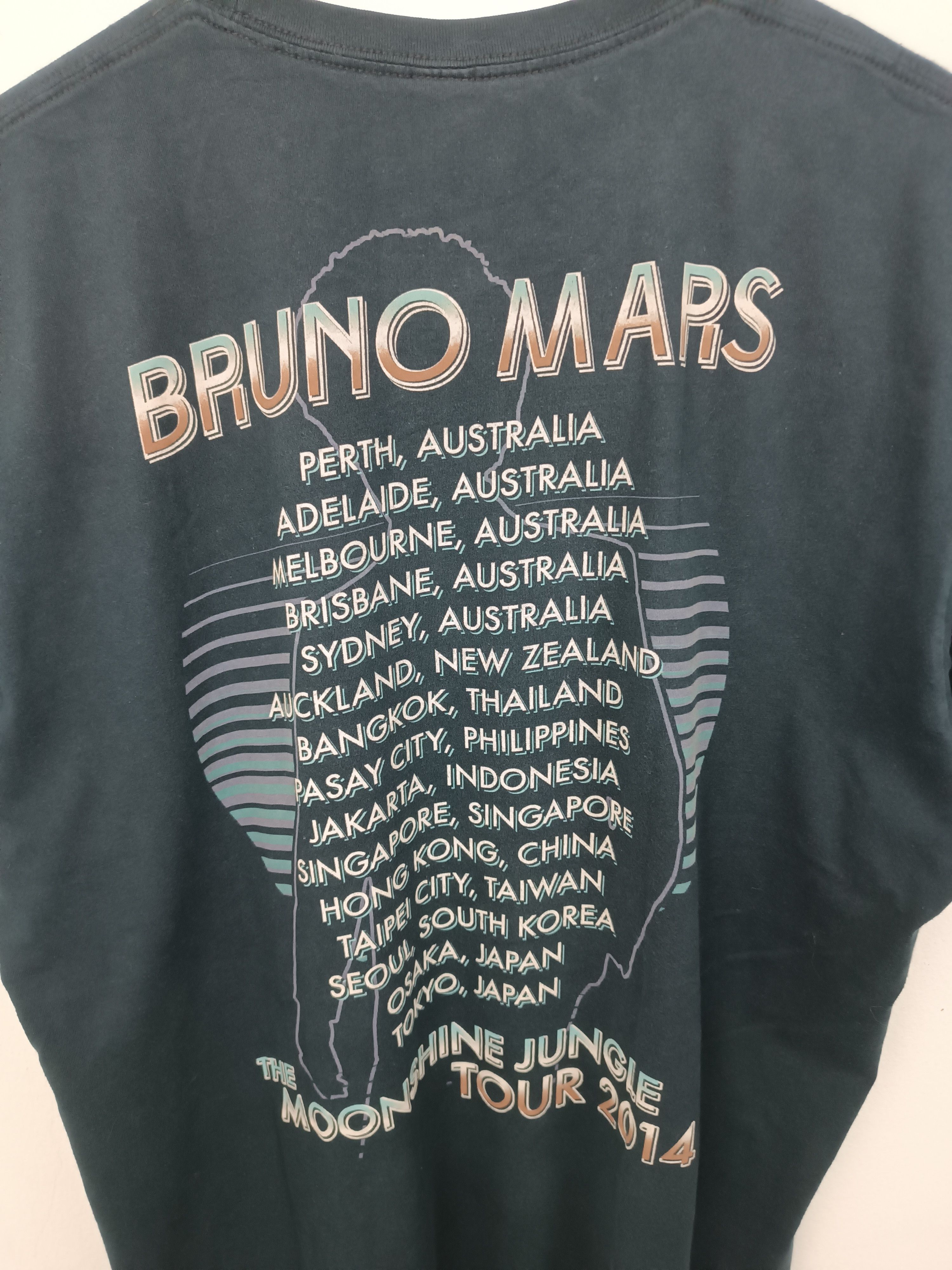 Rap Tees VINTAGE 2014 BRUNO MARS MOONSHINE JUNGLE drake beyonce Size US XL / EU 56 / 4 - 18 Thumbnail