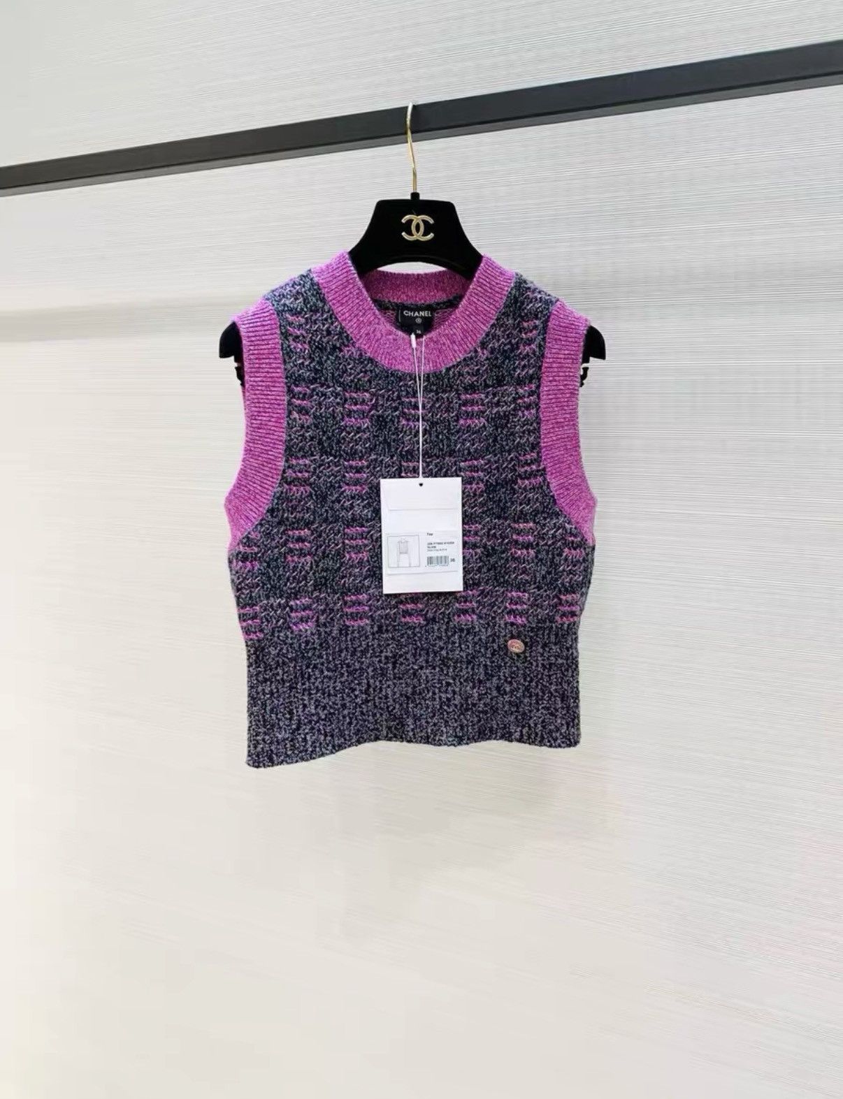 Chanel Chanel Classic Round Neck Cashmere Vest J33 Size XS / US 0-2 / IT 36-38 - 1 Thumbnail