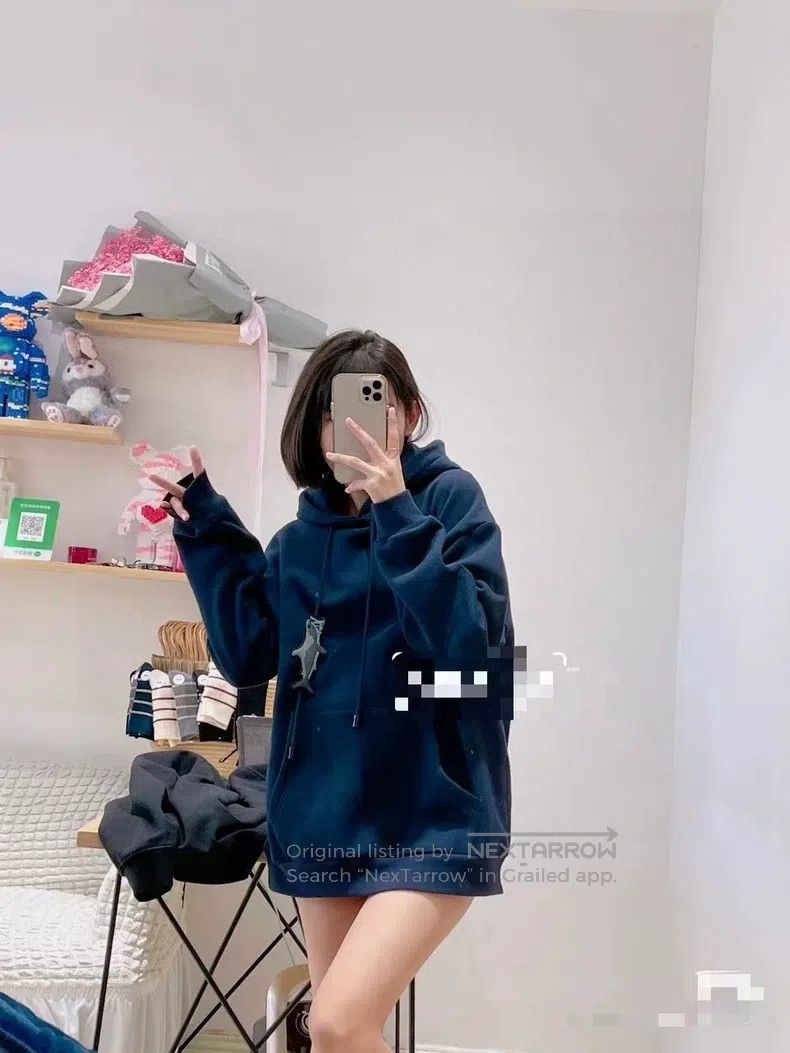 Louis Vuitton Louis Vuitton Navy Blue Beaded Sweatshirt Size US M / EU 48-50 / 2 - 8 Thumbnail