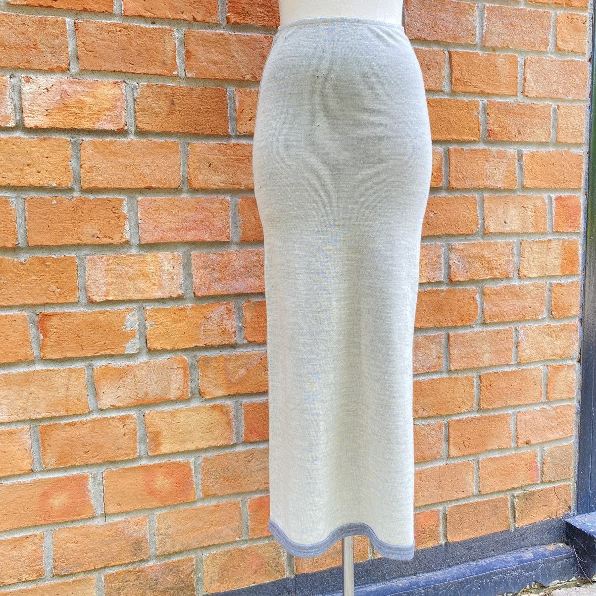 Jean Paul Gaultier Jean Paul Gaultier Light Grey Knit A-Line Skirt Size 27" / US 4 / IT 40 - 15 Thumbnail