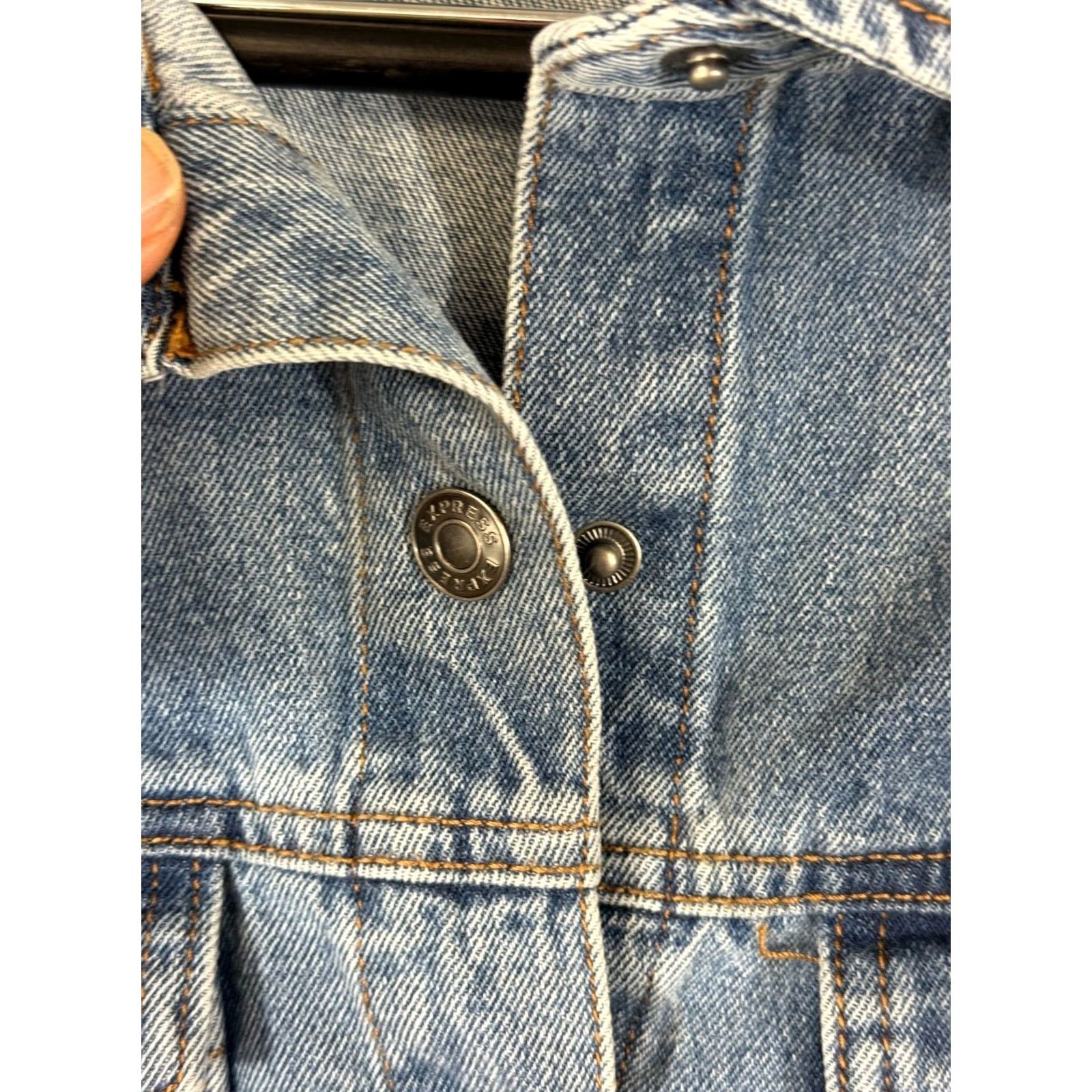 Express Express Denim Jacket Womens L Blue Snap Front Pockets NWOT Jacket Size L / US 10 / IT 46 - 5 Thumbnail