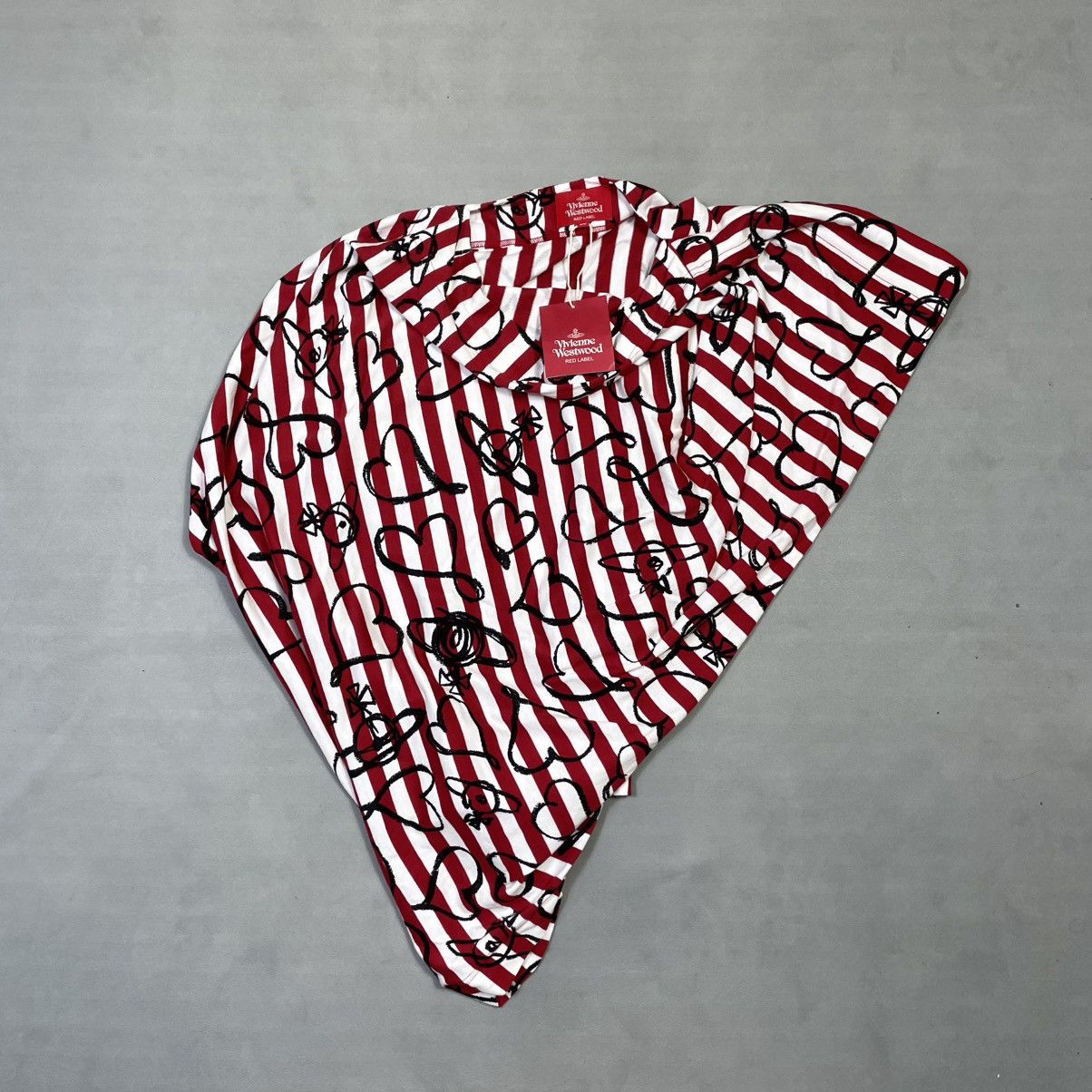 Vivienne Westwood VIVIENNE WESTWOOD ASSYMETRICAL HEART ORB LOGO PRINTED TOP Size XXS / US 00 / IT 34 - 2 Thumbnail