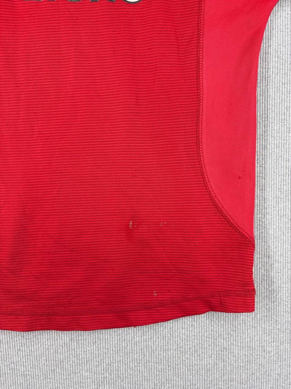 Umbro Manchester United vintage Umbro 2000/02 soccer jersey red Size US XXS / EU 40 - 6 Thumbnail