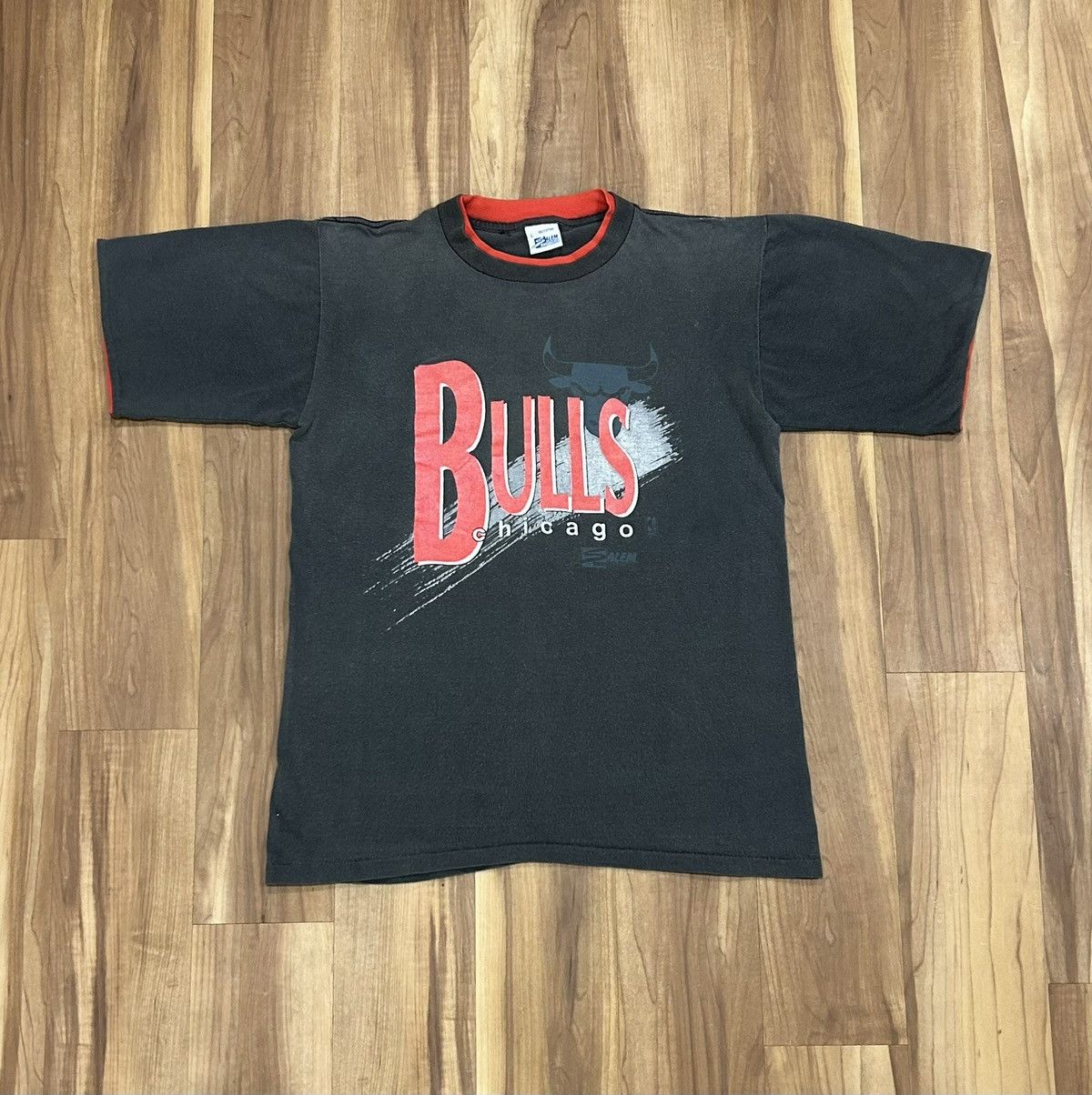 Vintage Vintage Chicago Bulls Tee Size US L / EU 52-54 / 3 - 1 Thumbnail