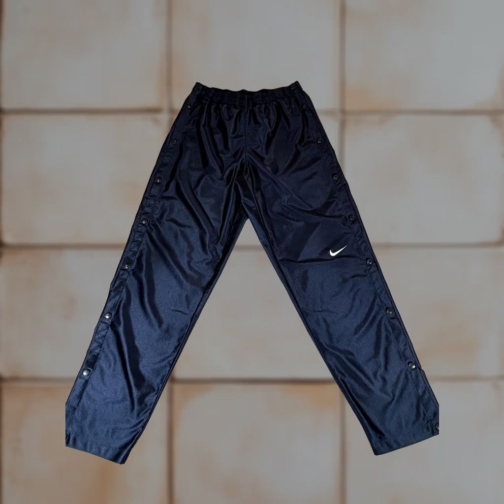 Nike Nike Pants Mens XL Blue Snap Button Tearaway Track Pants Vintage 90s Athletic Gym - Mens XL Navy Blue Nike Swoosh Size US 36 / EU 52 - 1 Thumbnail