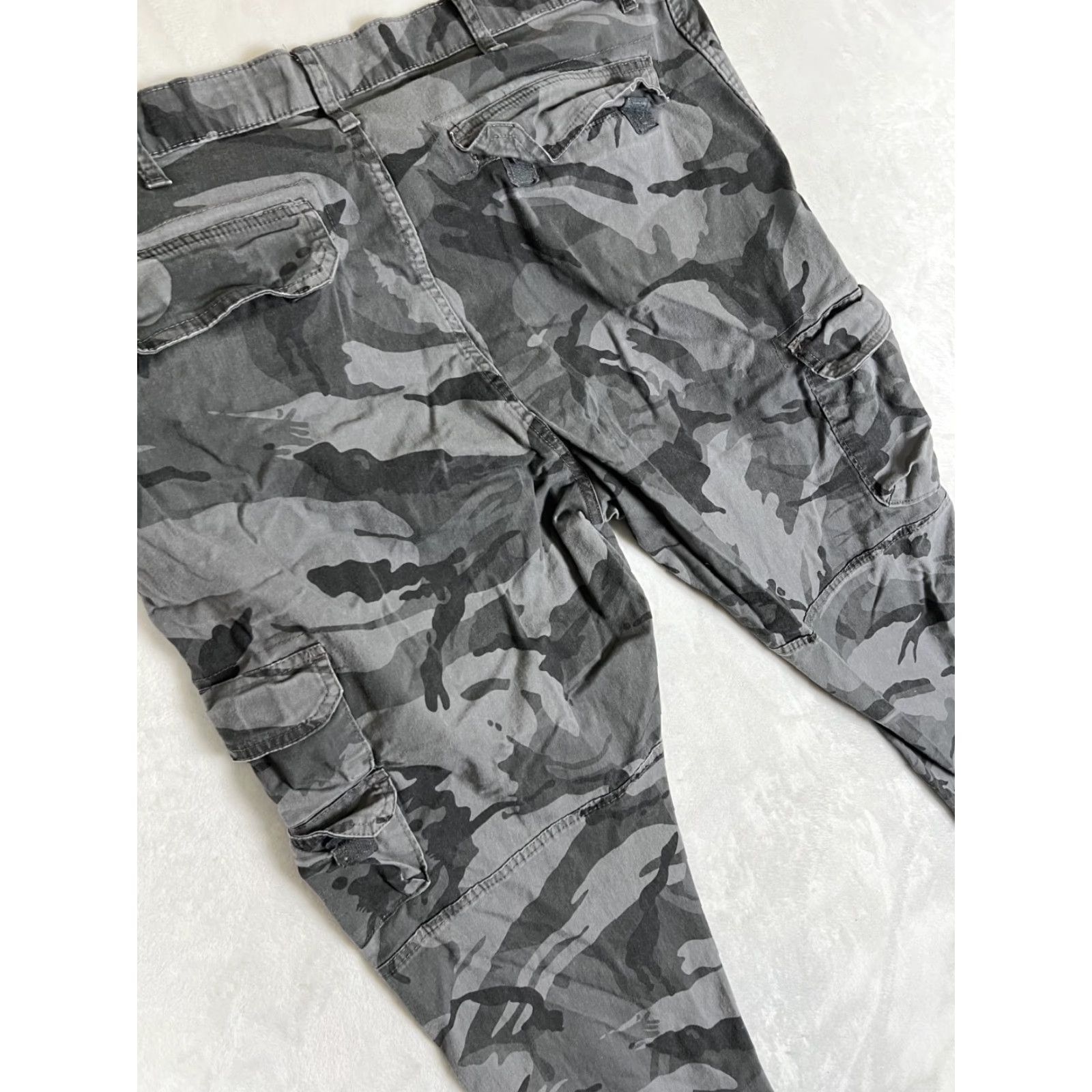 Wrangler Wrangler Cargo Pants Mens 42x30 Gray Camouflage Regular Tapered Stretch Utility Casual Pants Size US 42 / EU 58 - 7 Thumbnail