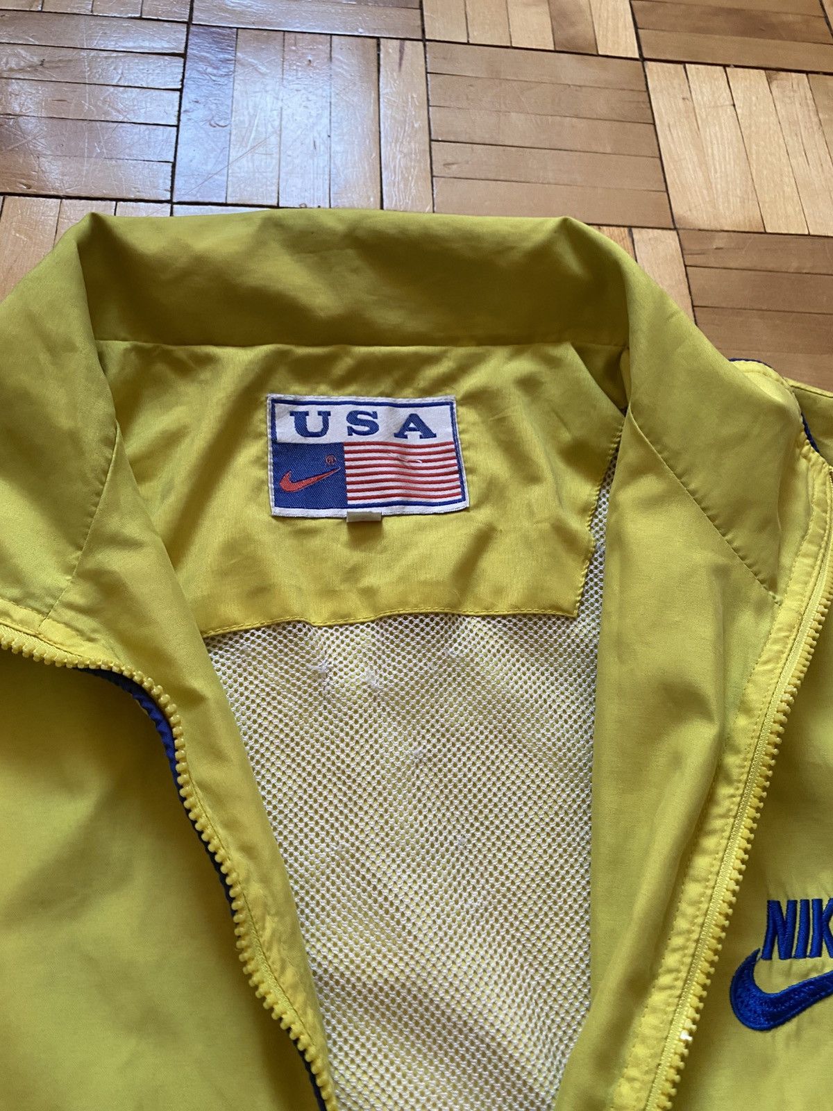 Nike 80-90s Nike Vintage Nylon Collectible Jacket USA very rare Size US L / EU 52-54 / 3 - 3 Thumbnail
