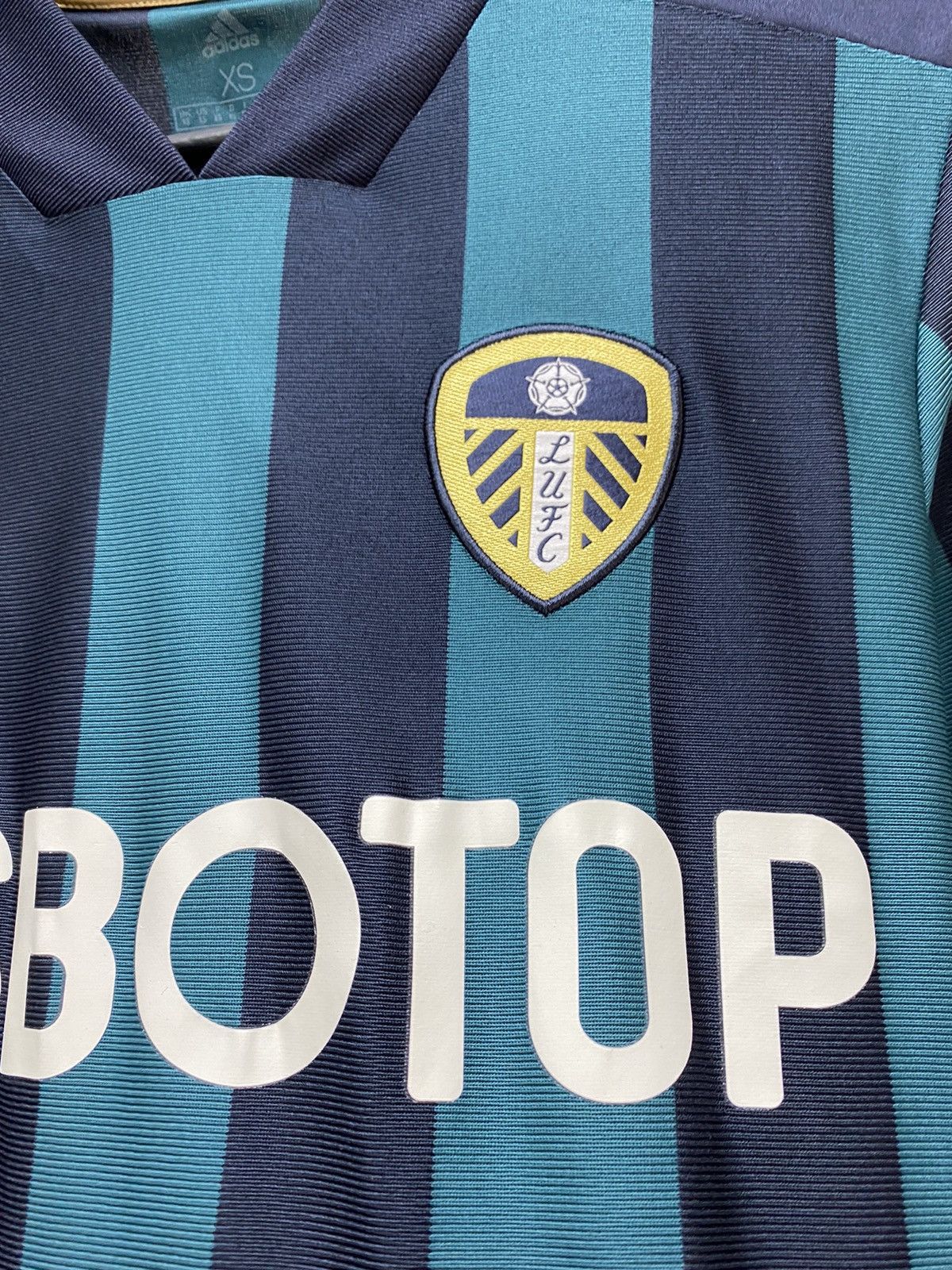 Adidas LEEDS UNITED 2020 2021 AWAY FOOTBALL SOCCER JERSEY ADIDAS Size US XS / EU 42 / 0 - 12 Thumbnail