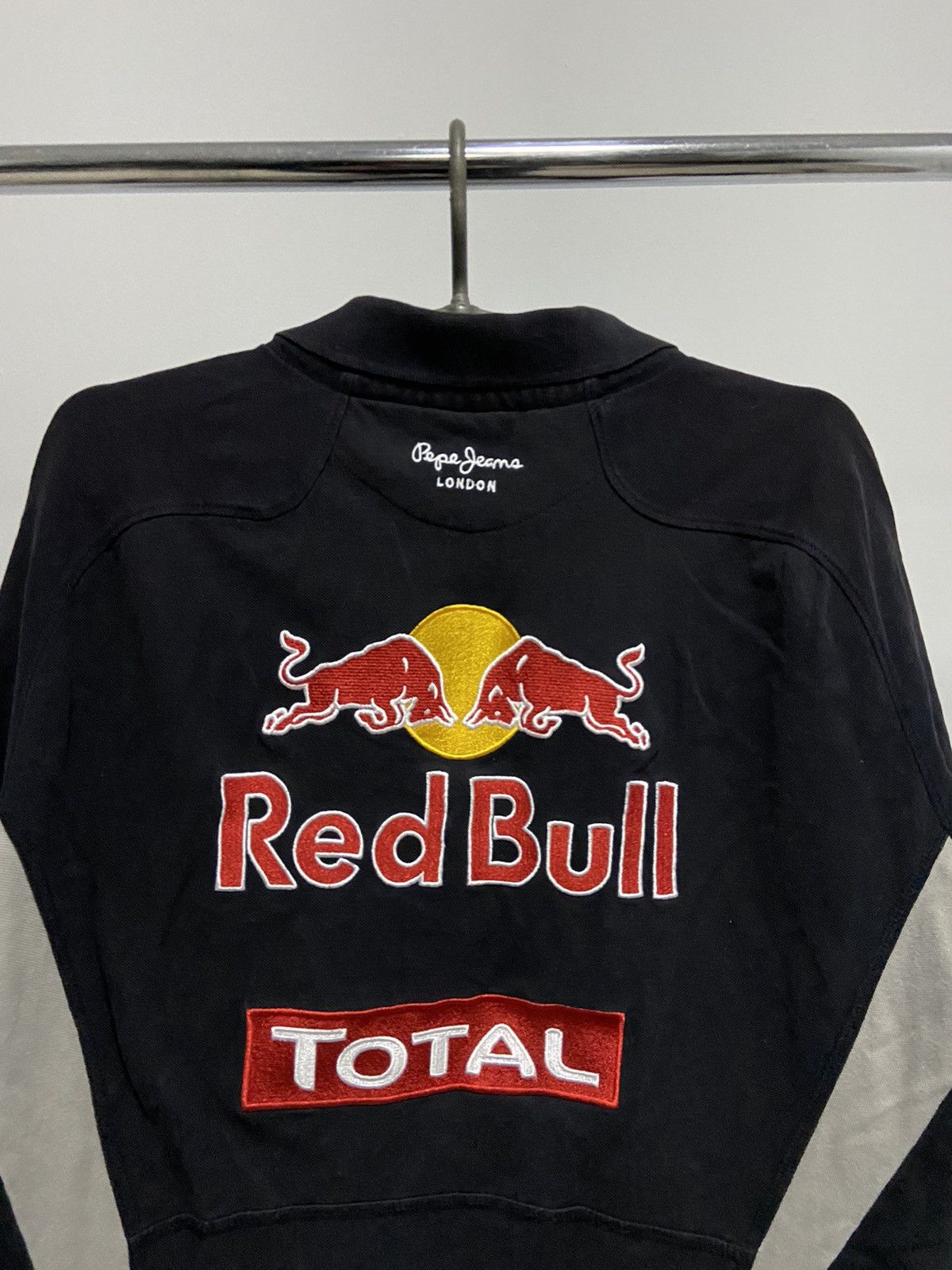Formula 1 × Red Bull Red bull formula 1 team racing big logo vintage Size US L / EU 52-54 / 3 - 4 Thumbnail