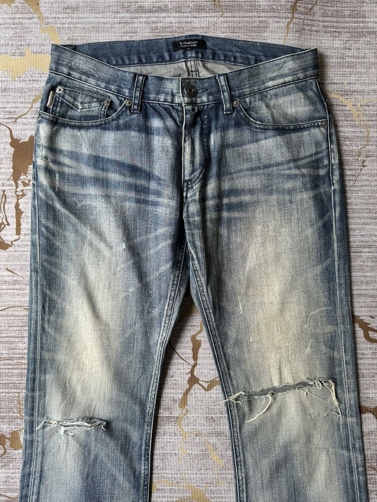 Burberry Burberry Black Label Faded Blue Design Distressed Denim Size US 30 / EU 46 - 5 Thumbnail