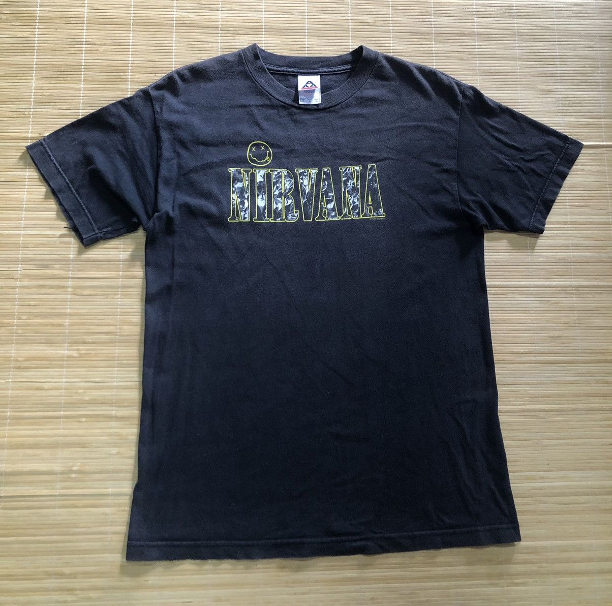 Band Tees × Nirvana × Vintage Vintage Nirvana 1997 Smile face king of grunge Size US M / EU 48-50 / 2 - 1 Thumbnail