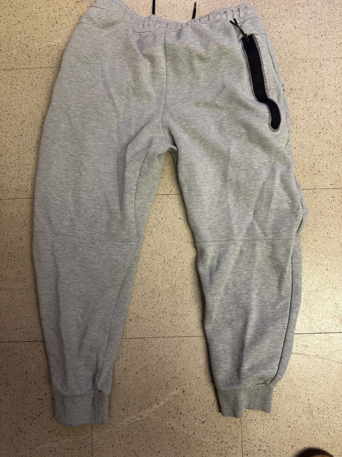 Nike Nike Men's Tech Fleece Slim Fit Jogger Sweatpants Size US 33 - 3 Thumbnail