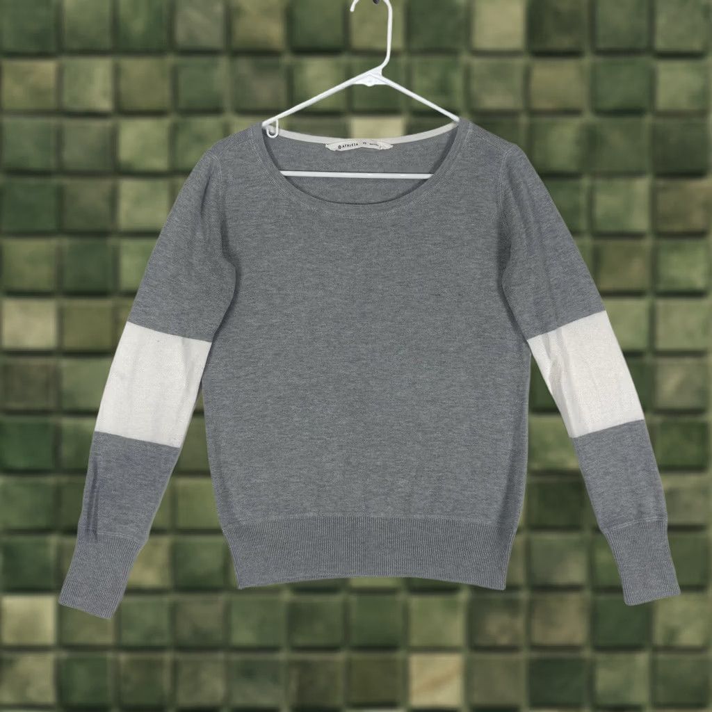 Athleta Athleta Womens Scoop Neck Sweatshirt Size XS Long Sleeve Gray Colorblock L/S Size XS / US 0-2 / IT 36-38 - 1 Thumbnail