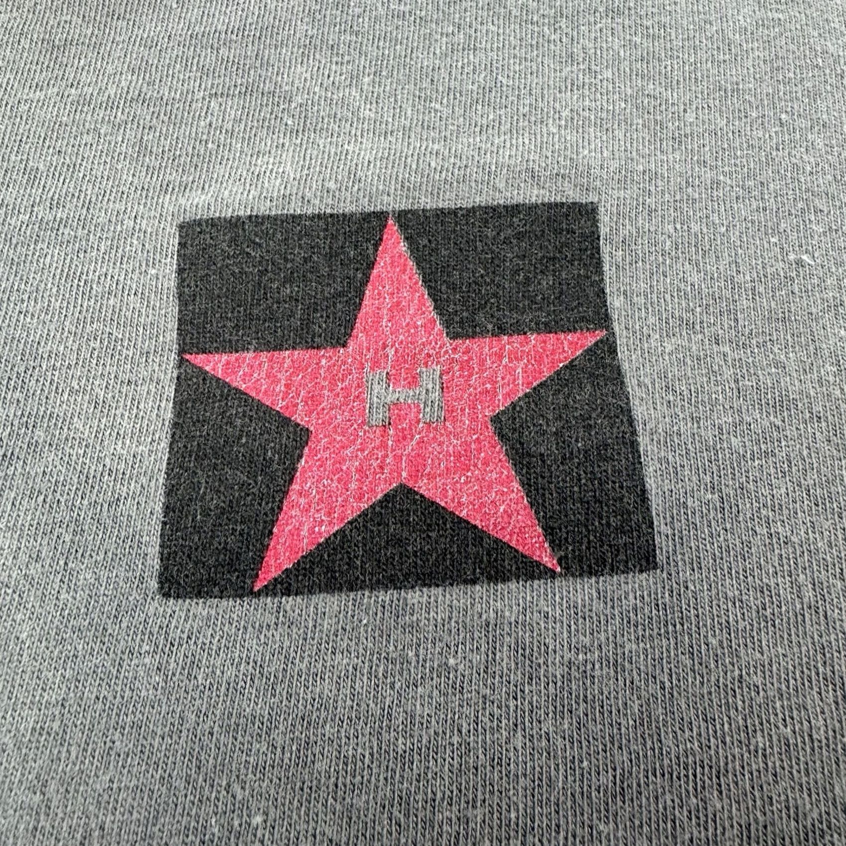 Tommy Hilfiger VINTAGE Tommy Hilfiger T Shirt Adult 2XL Gray Logo Short Sleeve Crew Neck Hipster 90s USA Y2K Size US XXL / EU 58 / 5 - 5 Thumbnail