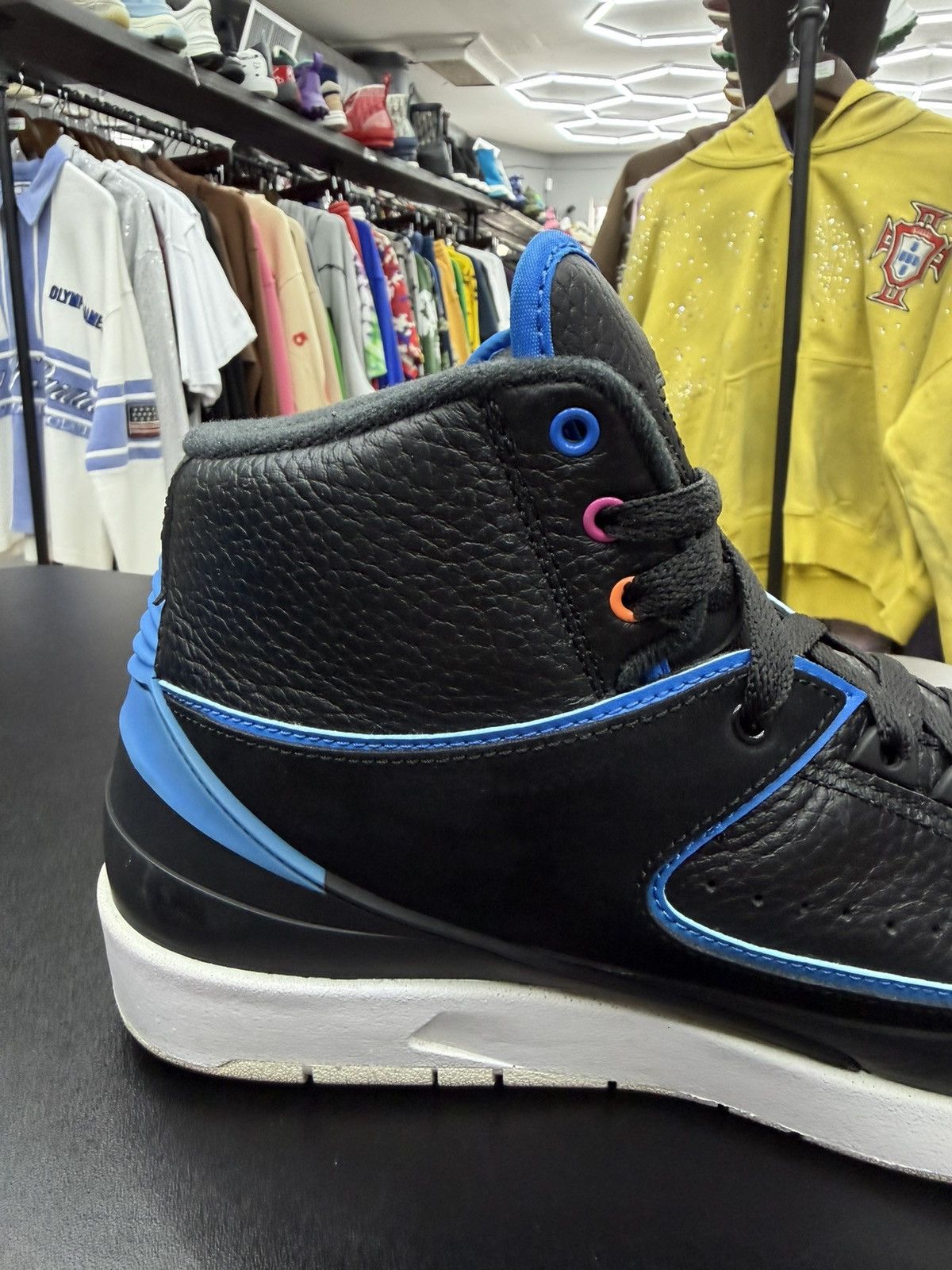 Jordan Brand Size 9.5 - Jordan 2 Retro Radio Raheem Size US 9.5 / EU 42-43 - 5 Thumbnail