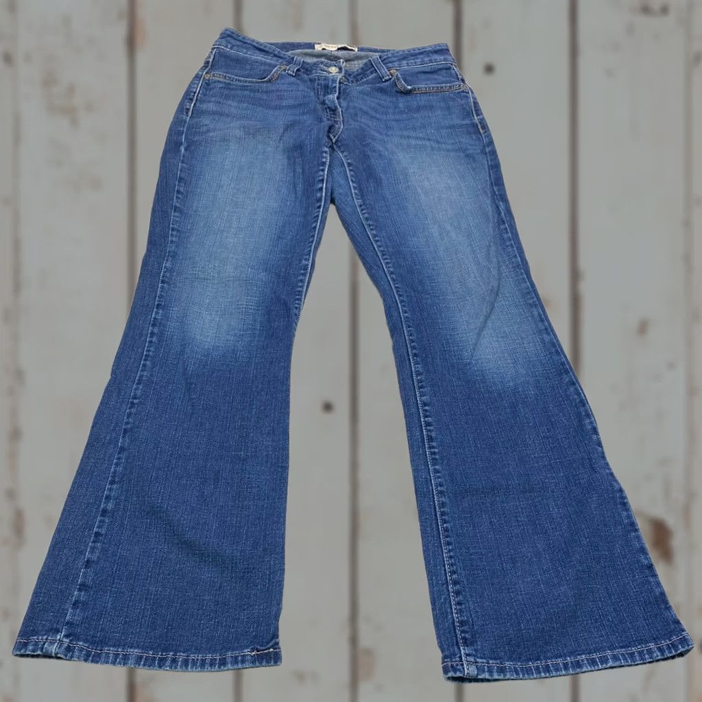 Levi's Levis 529 Jeans Boot Cut Denim Mid Rise 8M 30 Inseam Blue Womens Size 30" / US 8 / IT 44 - 1 Thumbnail