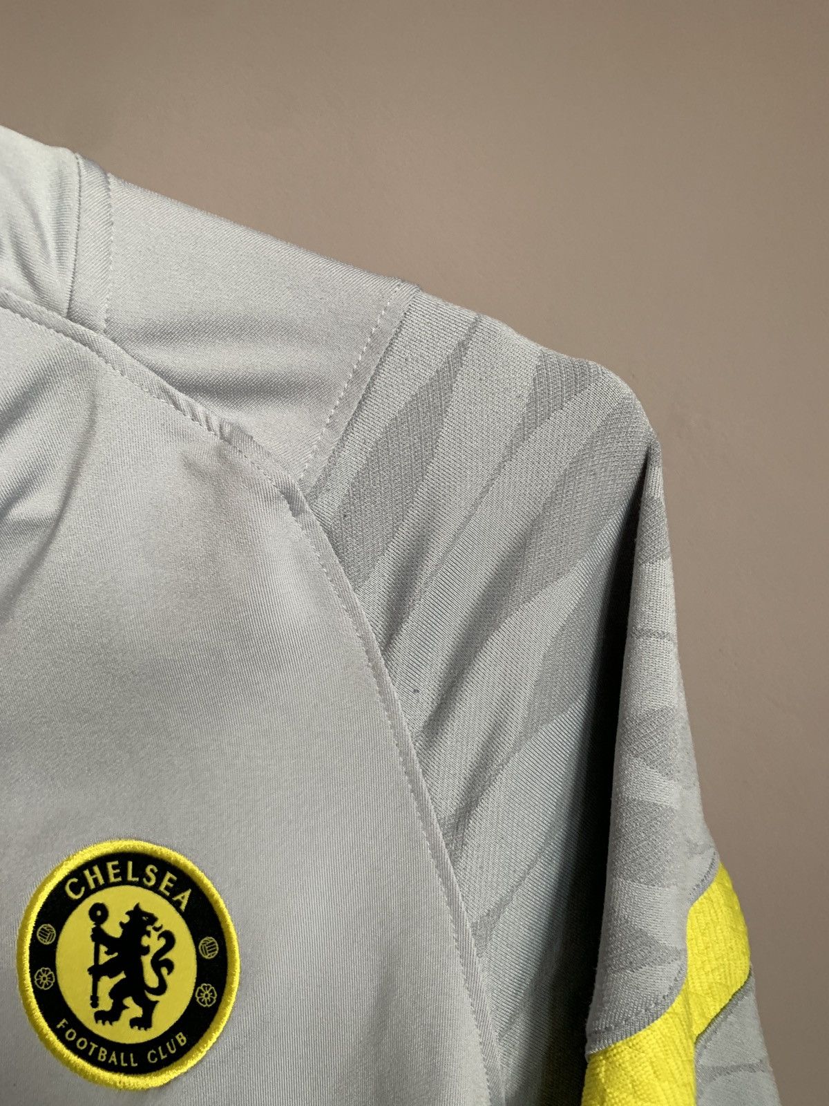Nike Chelsea London 1/3 Long Sleeve Shirt Nike Soccer Jersey Sz M Size US M / EU 48-50 / 2 - 8 Thumbnail