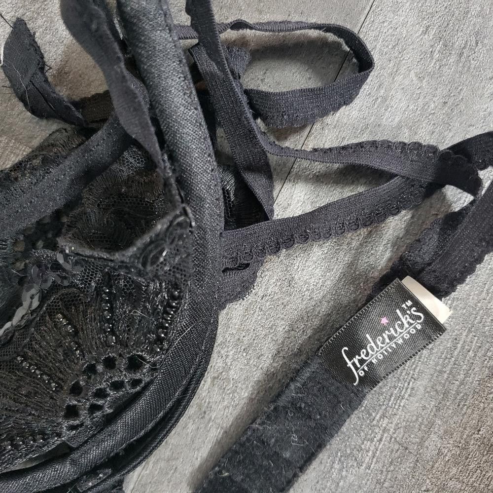 Designer Black Peekaboo Laced Fredericks Seduction Bra Size ONE SIZE - 5 Thumbnail