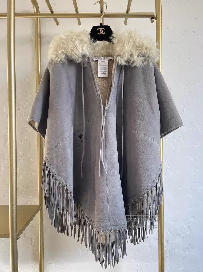 Dior Dior Gray fur all-in-one little bee shawl Size XS / US 0-2 / IT 36-38 - 1 Thumbnail