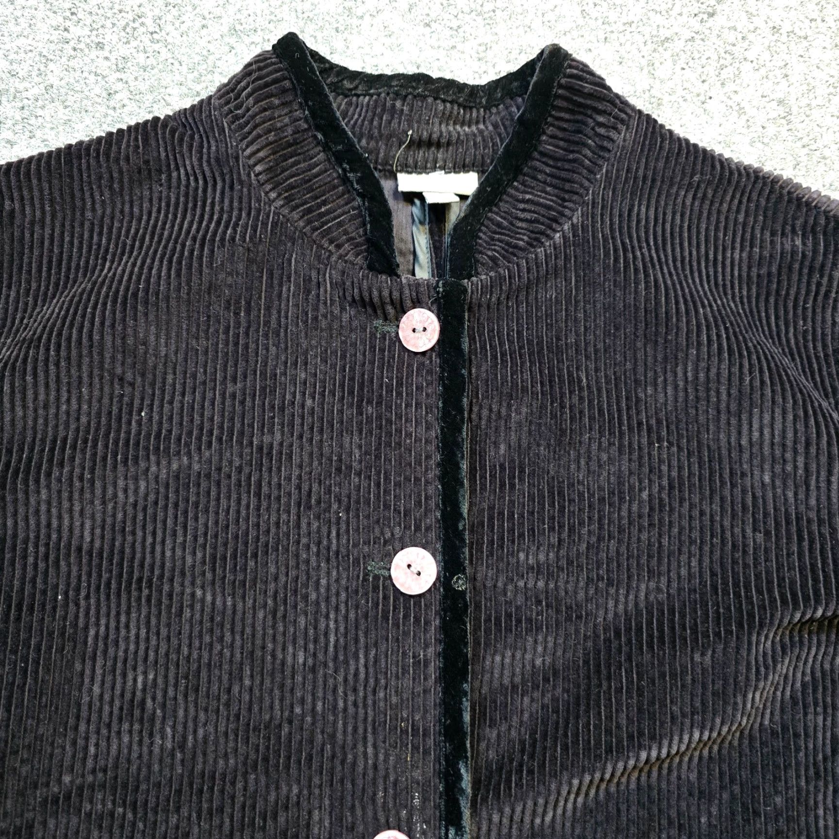 J. Jill VINTAGE J. Jill Top Womens Medium Black Velour Corduroy Button Pocket Career Size M / US 6-8 / IT 42-44 - 2 Thumbnail