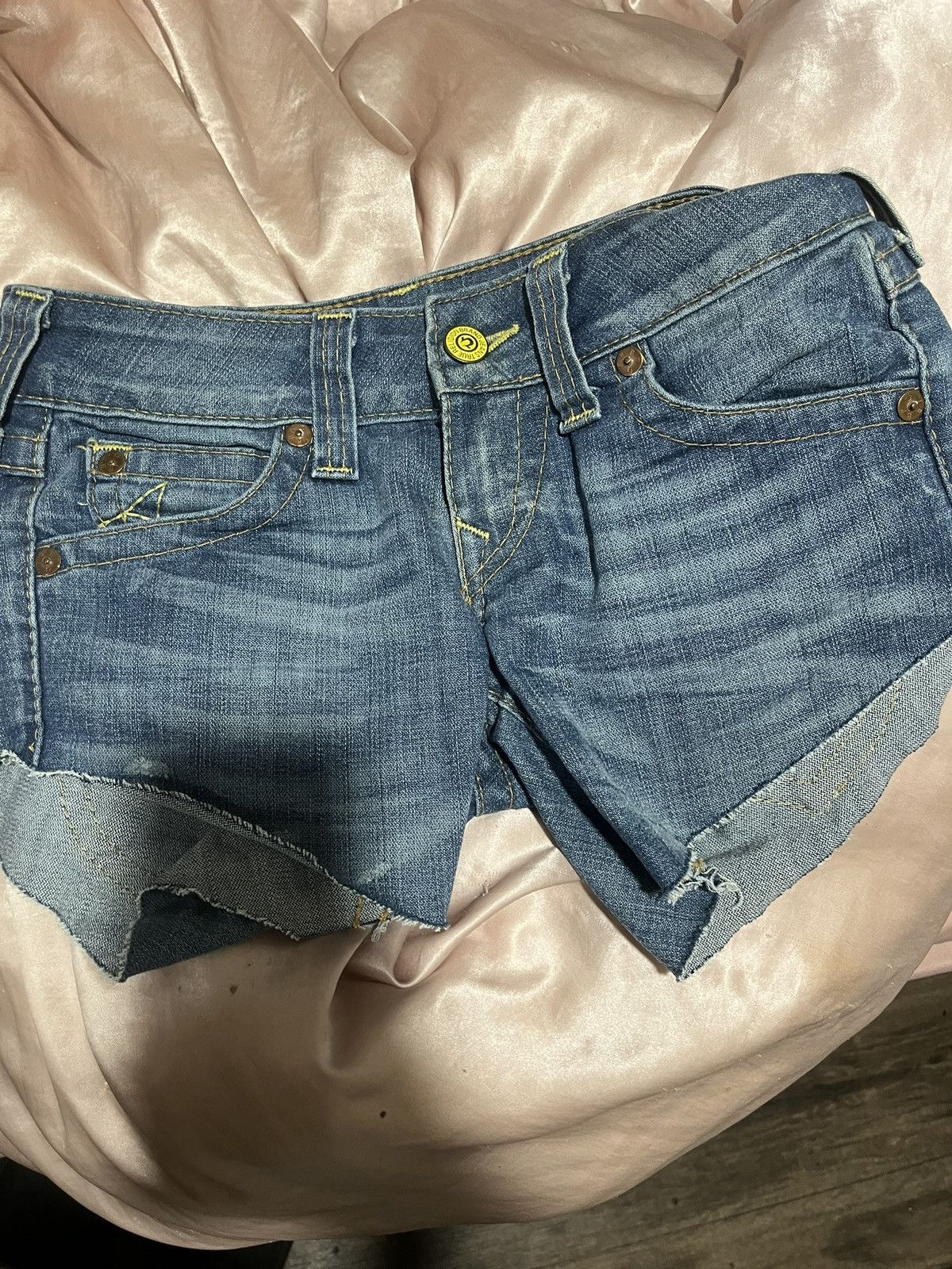 True Religion low waisted true religion shorts Size 27" / US 4 / IT 40 - 2 Thumbnail
