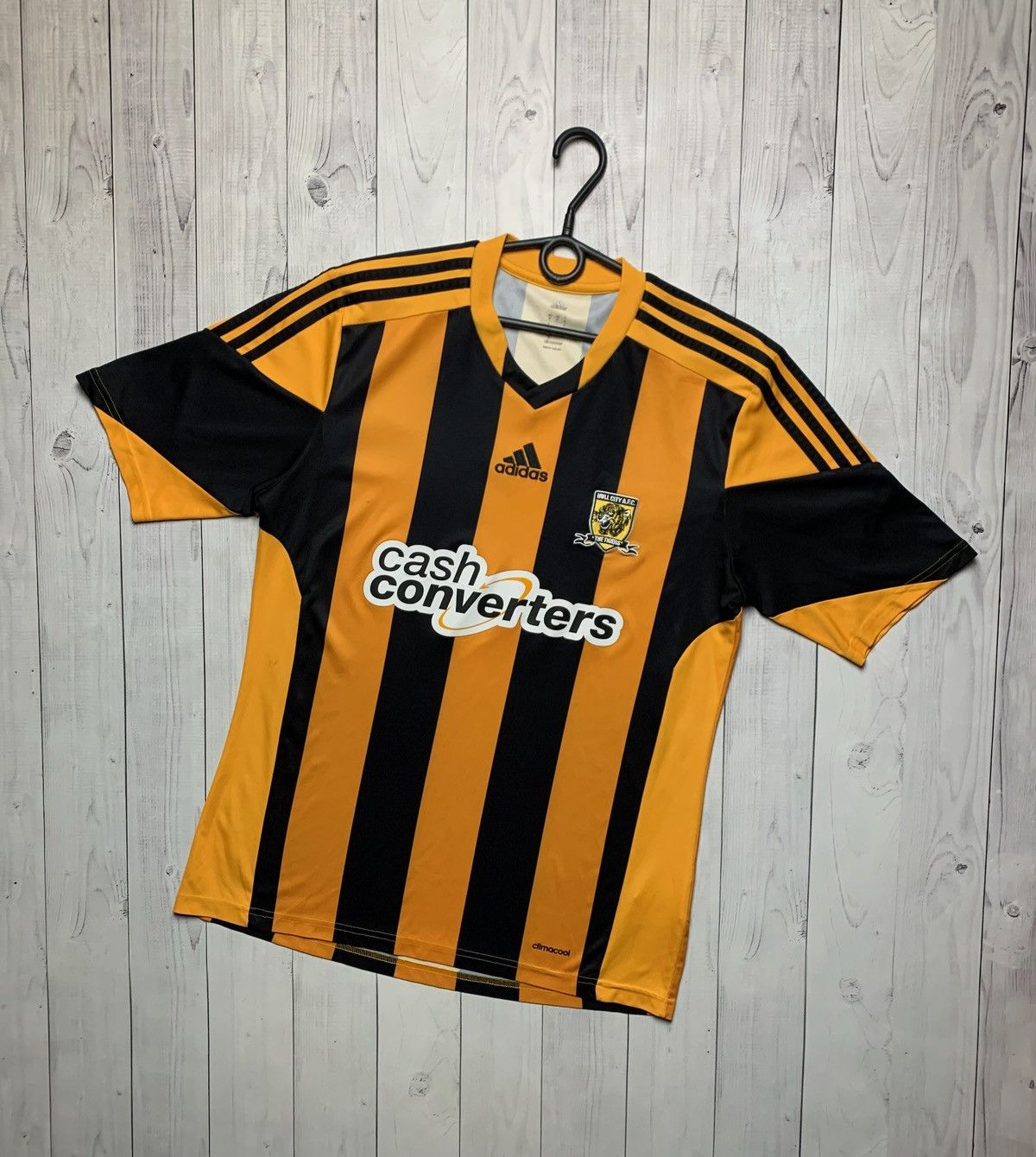 Adidas × Vintage Vintage adidas Hull city soccer jersey size M striped orange Size US M / EU 48-50 / 2 - 1 Thumbnail