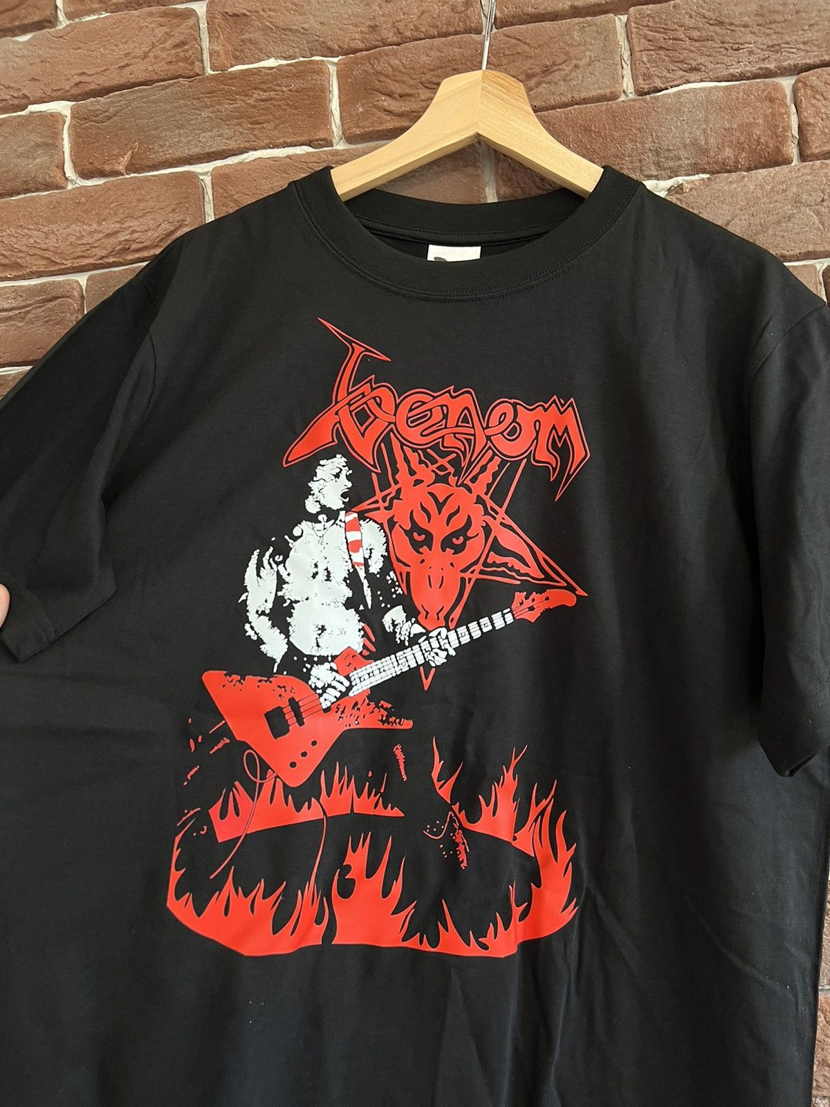 Band Tees Vintage Venom Black Metal Pentagram Tee Goat Rare Print Hype Size US L / EU 52-54 / 3 - 2 Thumbnail