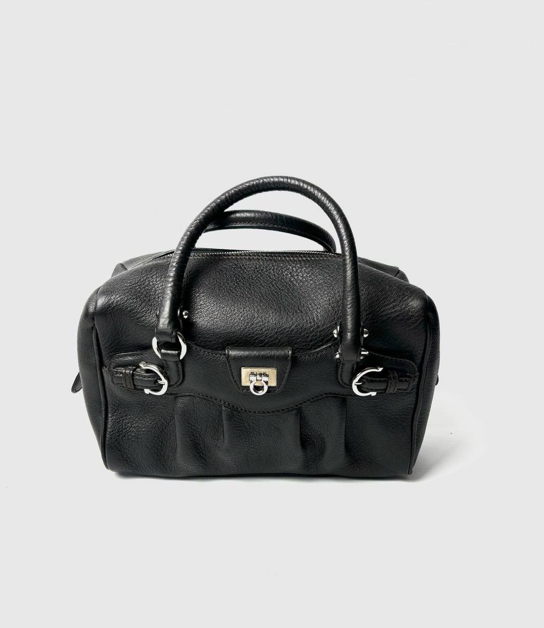 image of Salvatore Ferragamo Bag in Black, Women's