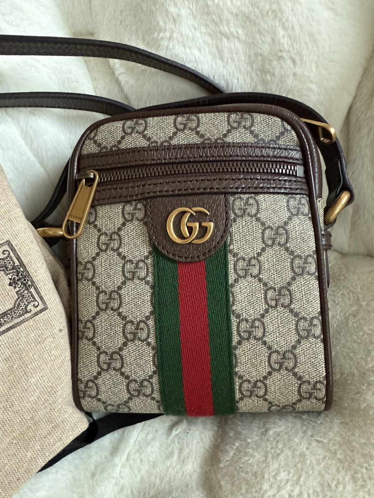GUCCI Ophidia Shelly Line GG Supreme Shoulder Bag