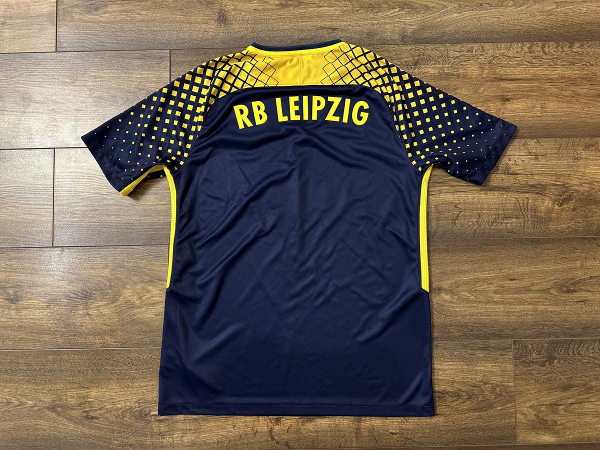 Nike RED BULL LEIPZIG SHIRT FOOTBALL JERSEY SOCCER TRIKOT KIT szM Size US M / EU 48-50 / 2 - 2 Thumbnail