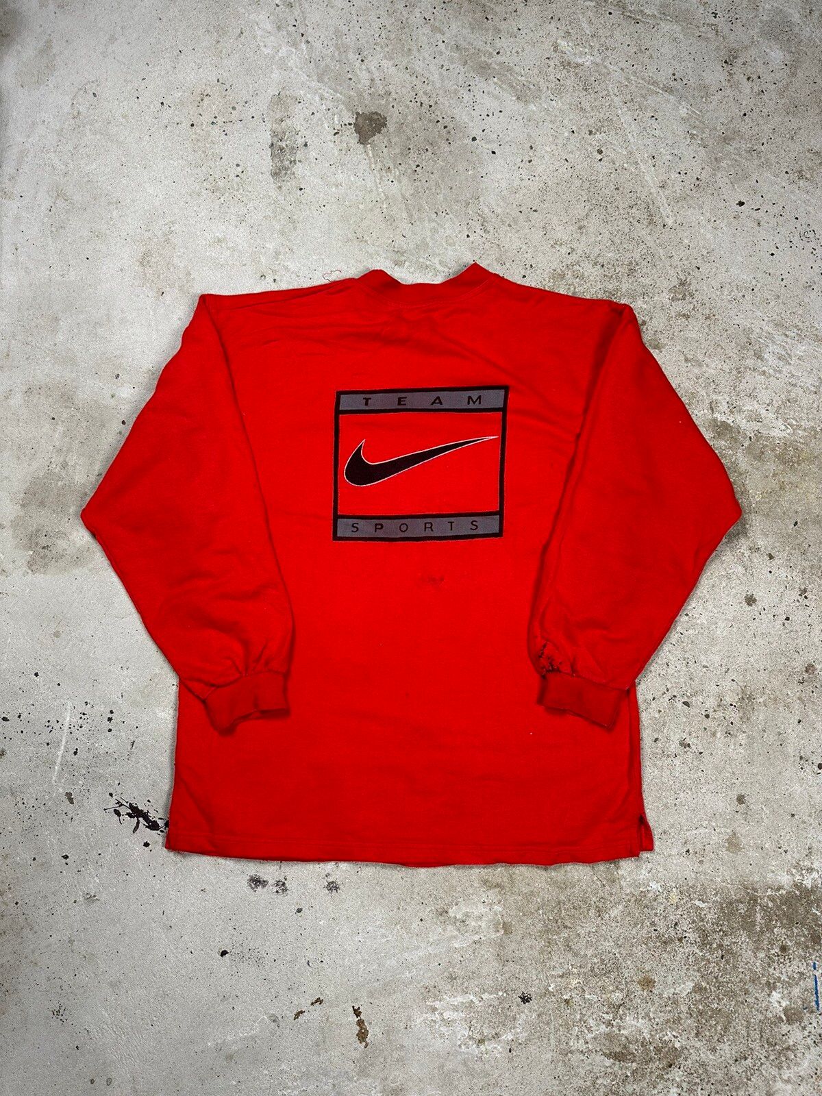 Nike ‼️ Vintage 90s Nike Duke Red Trashed Crewneck Bootleg Size US L / EU 52-54 / 3 - 2 Preview