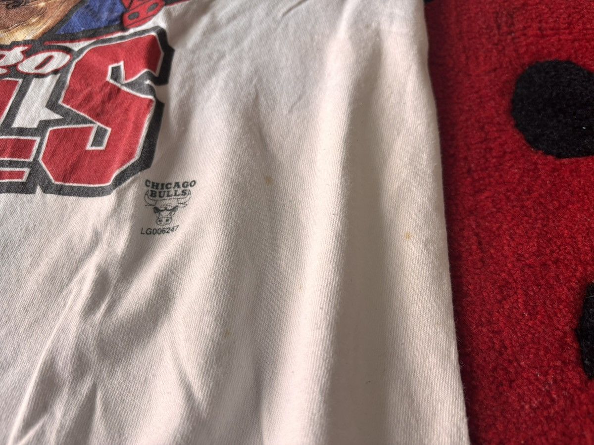 Vintage CHICAGO BULLS 1998 CHAMPIONSHIP TSHIRT Size US L / EU 52-54 / 3 - 5 Thumbnail