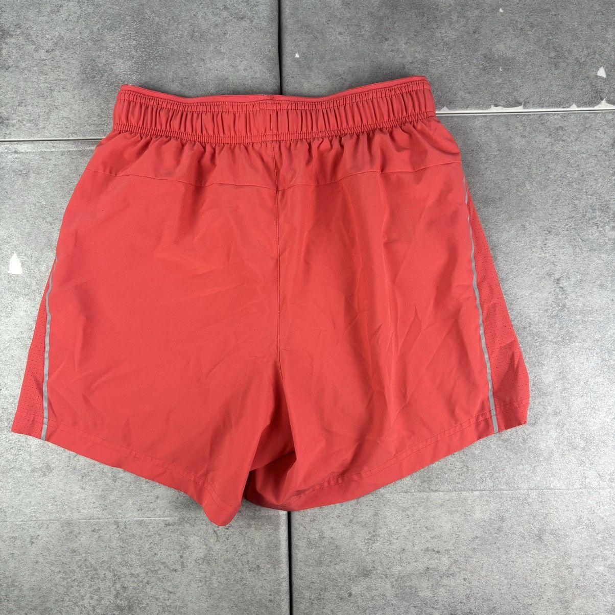 Other DSG Athletic Fit 5” Inseam Mens Stride Run pink Shorts Size US 30 / EU 46 - 2 Thumbnail